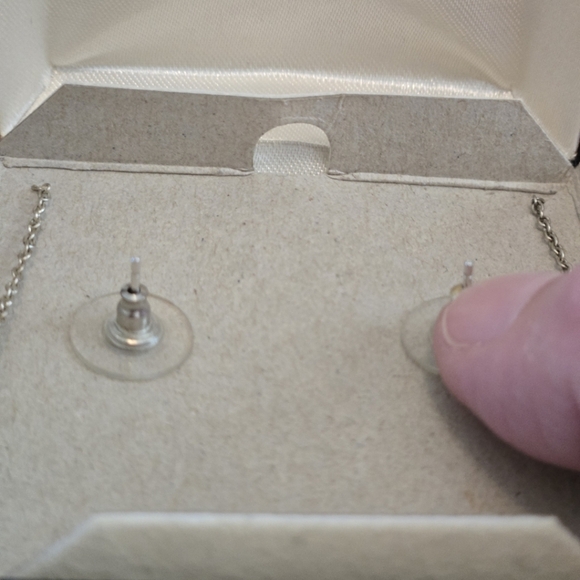 NIB BLUE TOPAZ AND DIAMOND NECKLACE AND EARING SET - Picture 5 of 6